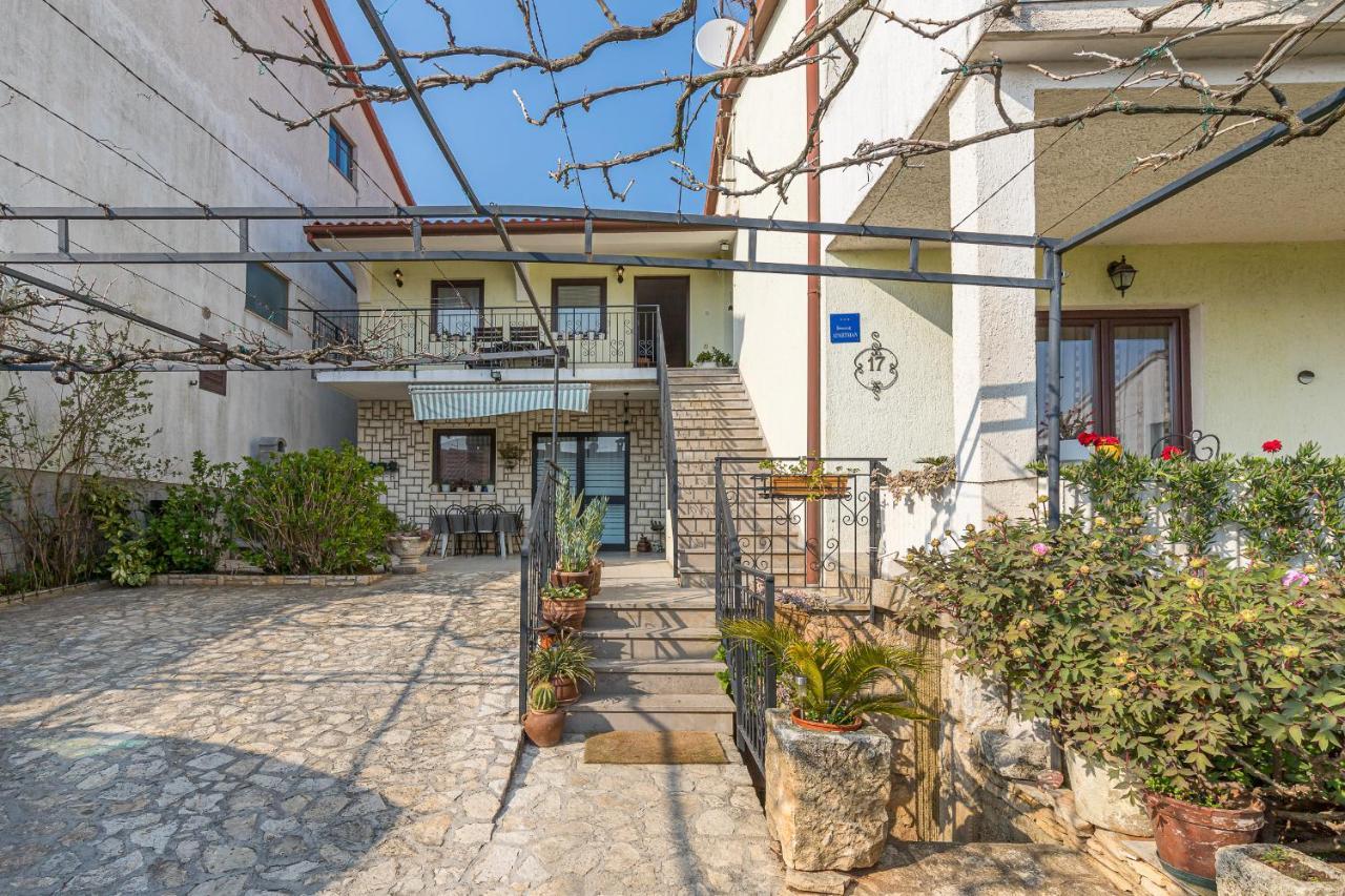 Apartments Junek Ровинь Экстерьер фото